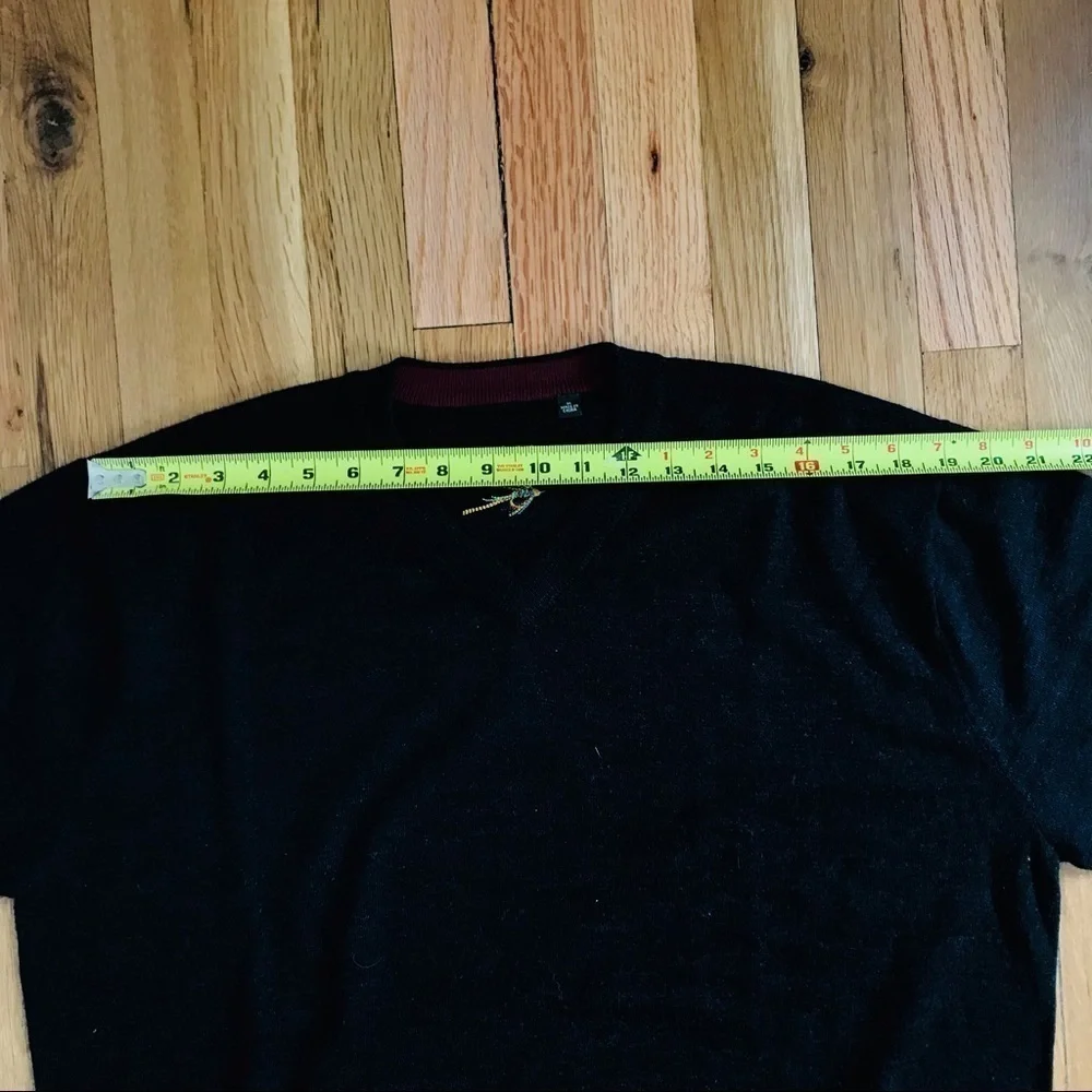 Orvis fine merino wool dark gray vneck swe…